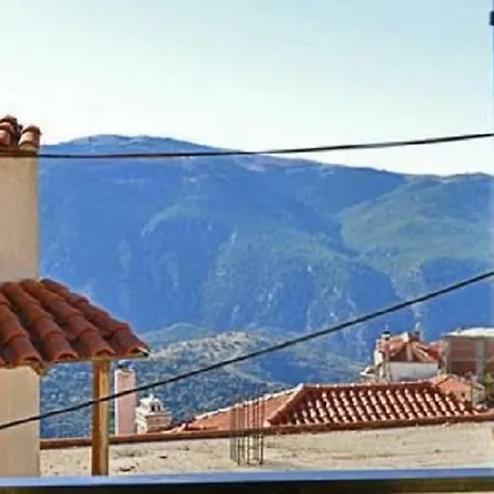 Traditional 2 Bdrs House Center Apartment